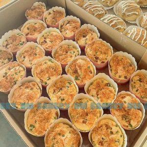 Cupcake mặn lạp xưởng, chà bông