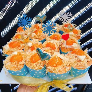 Set bánh Cupcake trứng muối phô mai