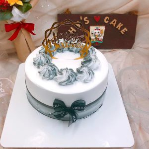 Bánh kem trang trí tone xám