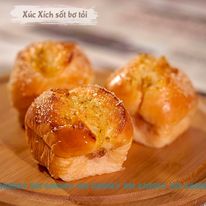 Bánh mì xúc xích bơ tỏi