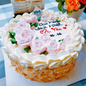 Bánh kem hoa hồng nhỏ hạnh nhân -N6