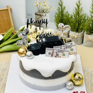 Bánh kem gắn xe trang trí cho nam